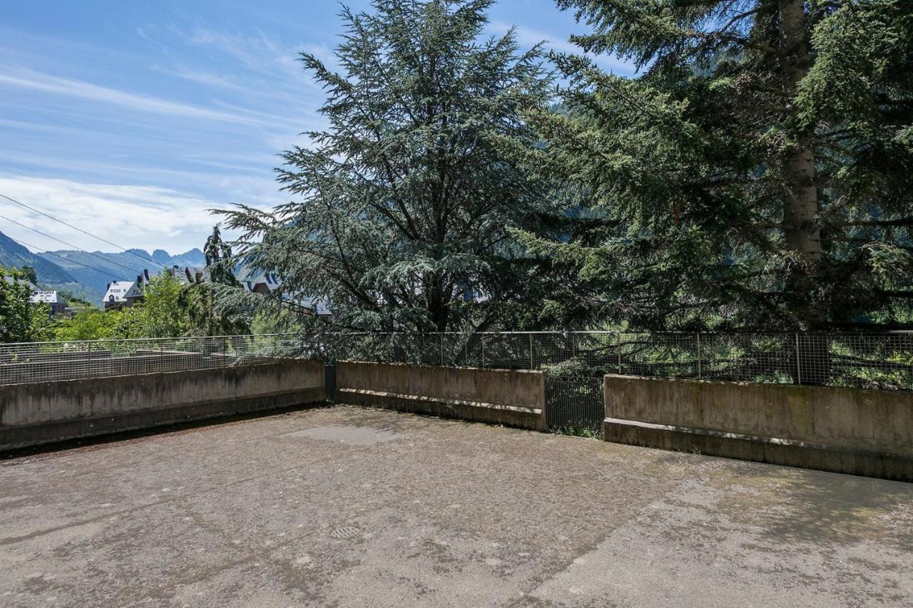 Luderna - Apartamento Con Terraza Barrados Vielha Esterno foto